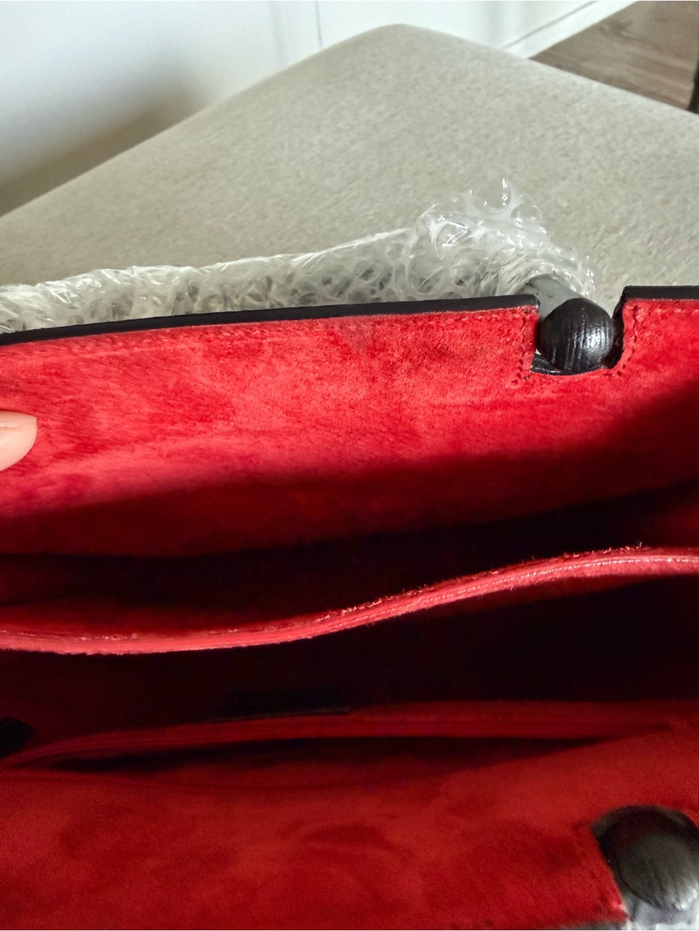 Gucci Red Suede Shoulder Bag - Picture 3 of 5